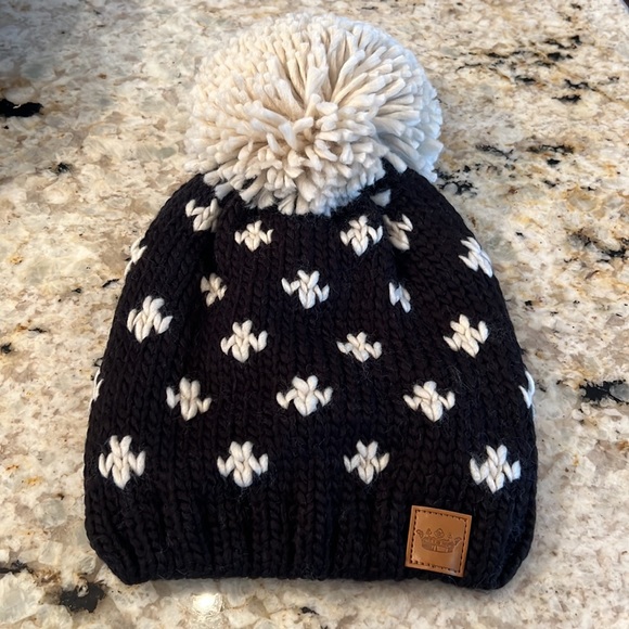 Panache Accessories - Panache Black & Creamy White lined Stocking Hat with fun large Pom Pom! NWOT